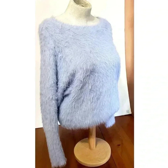 Jessica Simpsons fuzzy oversized sweater womens size medium‎ baby blue very soft - Picture 1 of 4